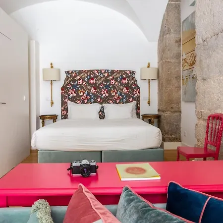 Apartment Plum Guide - Pretty In Pink *